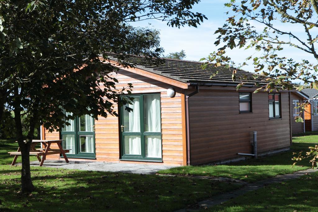 Atlantic Bays Holiday Park Saint Ervan Buitenkant foto